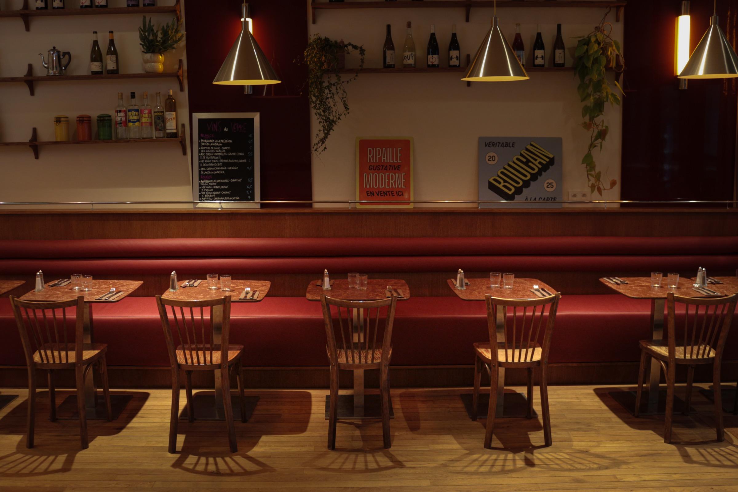 Mobilier recyclé professionnel Instead - Tables Cicero en Balt® au bar Boucan, Nantes