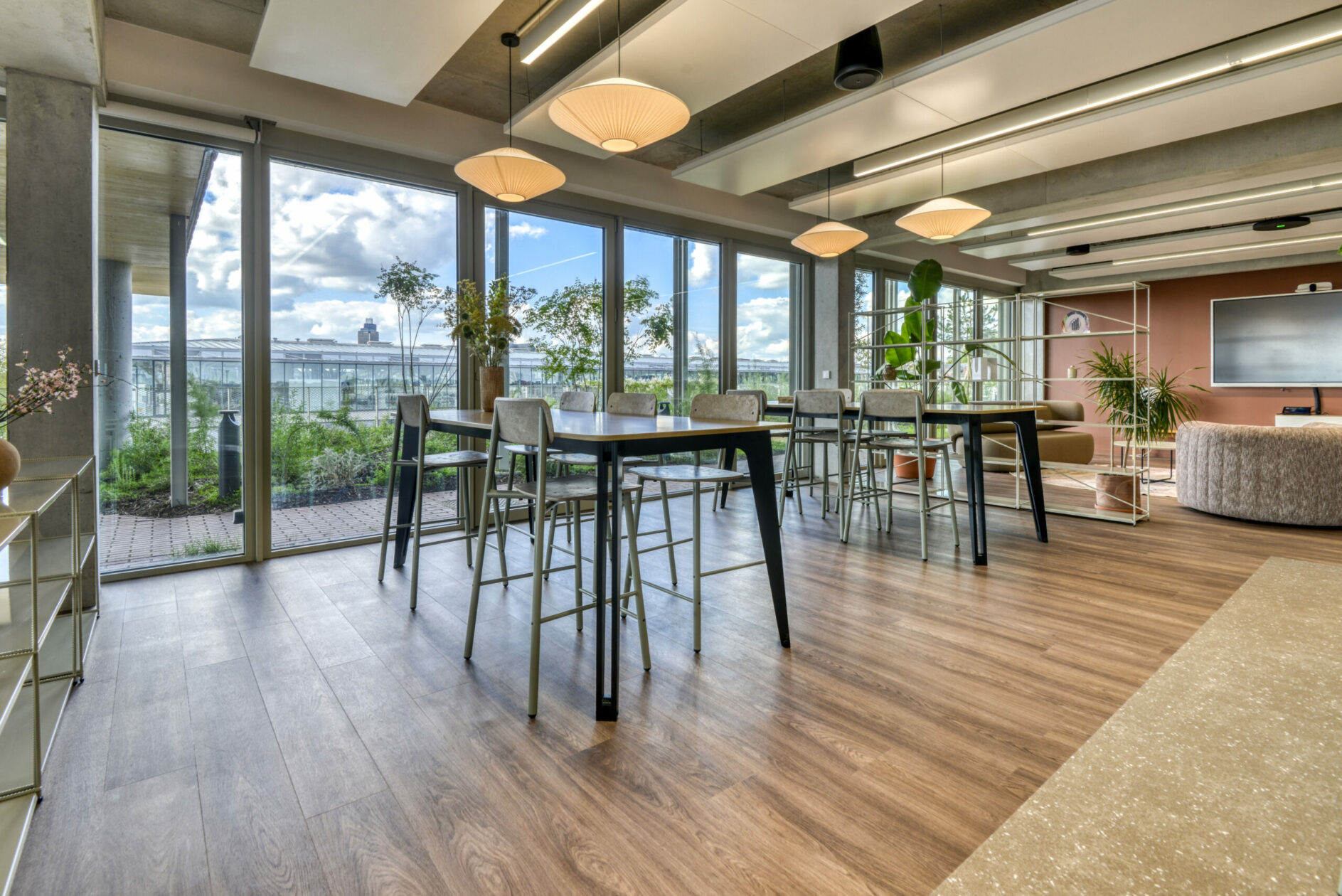 lhyfe 112 (1) lhyfe 112 (1)